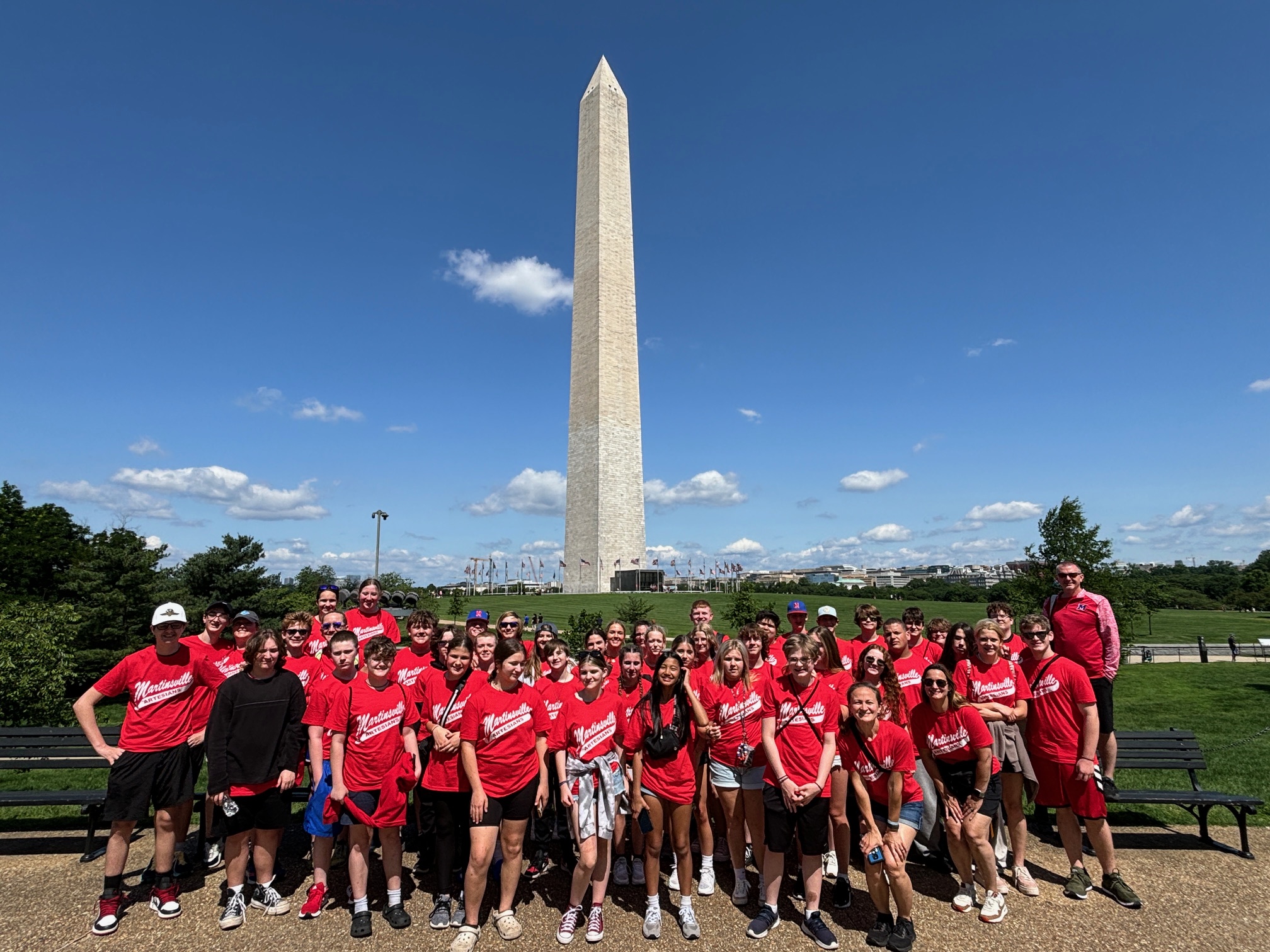 student group photo in front of Washington monument